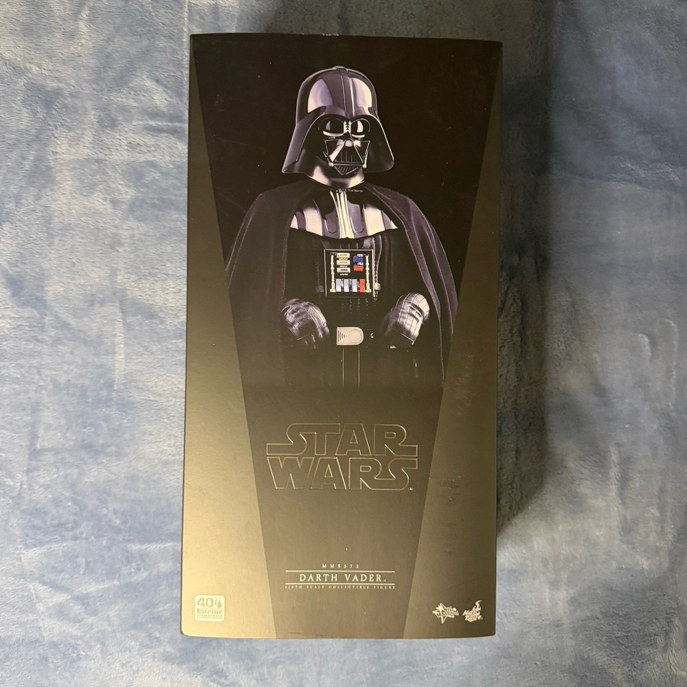Hot Toys Star Wars: The‎ Empire Strikes Back 40th Anniv. - Darth Vader. SEALED